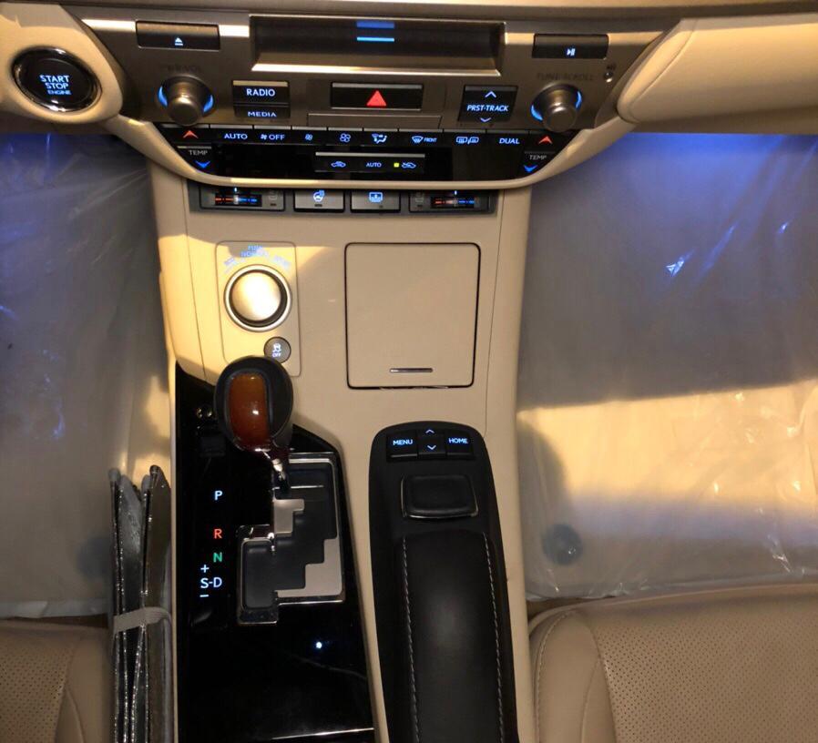 سيارة لكزس Es350 امريكي — صورة 4